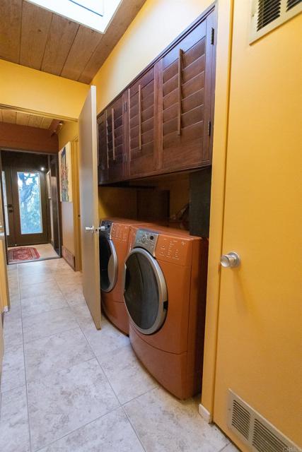 3216 Fair Oaks Ln, Spring Valley CA: https://media.crmls.org/mediaz/7272f98e-408b-4e5b-905c-ff47ff855761.jpg