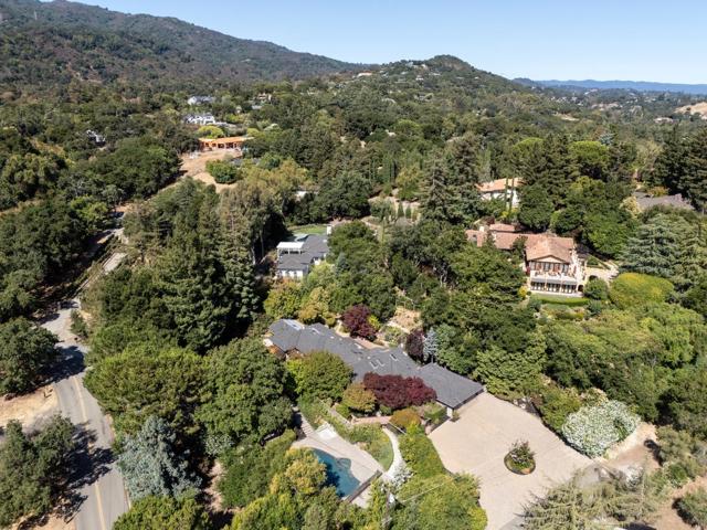 23480 Ravensbury Avenue, Los Altos Hills CA: https://media.crmls.org/mediaz/72732dd8-a3aa-4305-93b7-3cc523ca2c07.jpg