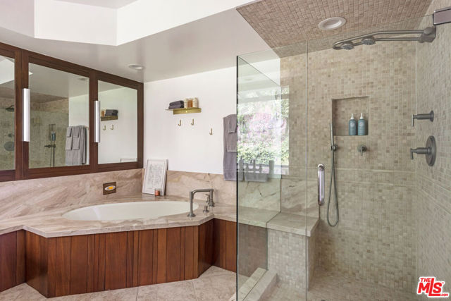 2235 Villa Heights Road, Pasadena CA: https://media.crmls.org/mediaz/72740b08-d24d-424b-bfe4-e3e4fc230bfb.jpg
