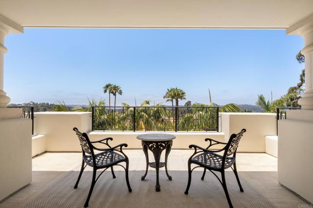 7888 Muirfield Way, Rancho Santa Fe CA: https://media.crmls.org/mediaz/72745fc0-1dd3-441a-90de-66a8b159c3e9.jpg