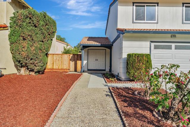 3856 Jacana Lake Ct, Fremont CA: https://media.crmls.org/mediaz/7276fc43-47de-4736-b72e-bed9ca0108ea.jpg