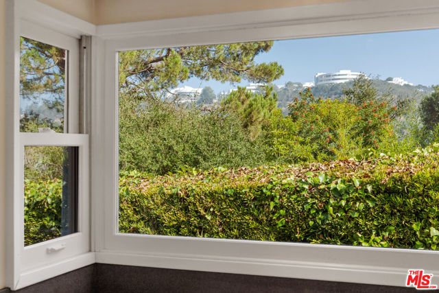 12146 Travis Street, Los Angeles CA: https://media.crmls.org/mediaz/72771d0e-ffe4-4827-8e29-20fb8cf2102f.jpg