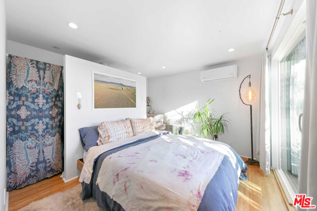 2727 Corral Canyon Road, Malibu CA: https://media.crmls.org/mediaz/727745c9-0618-49b4-9897-fd97521d80db.jpg
