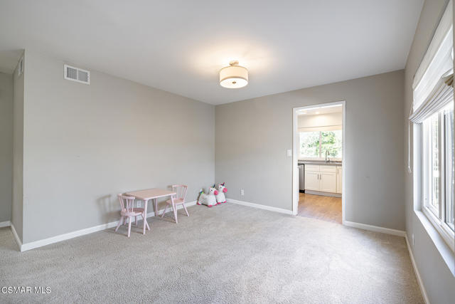 4427 Skyglen Court, Moorpark CA: https://media.crmls.org/mediaz/7278179e-dfac-4461-9534-8adb0004e655.jpg
