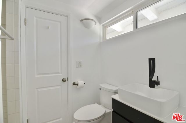 9342 Debra Avenue, North Hills CA: https://media.crmls.org/mediaz/727827ca-ad00-4b06-b060-7f12ac27f95b.jpg