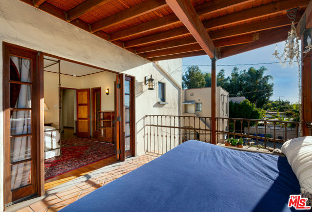 Deck off Primary 1