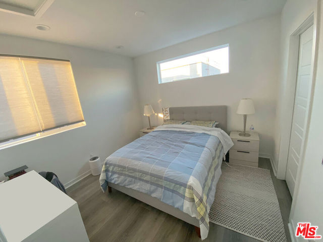 2927 1/2 Denby Avenue, Los Angeles CA: https://media.crmls.org/mediaz/72782e17-29bd-4e16-a3be-9b8dc10232ee.jpg