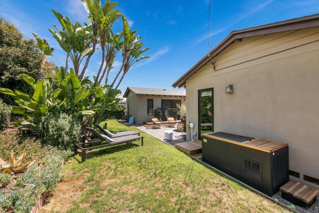 5341 Linda Way, La Jolla CA: https://media.crmls.org/mediaz/72783165-f494-4898-94c2-c22d5d98272c.jpg