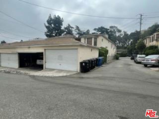 3757 Los Feliz Boulevard, Los Angeles CA: https://media.crmls.org/mediaz/727847a5-5475-4e34-be4a-460572186ea3.jpg
