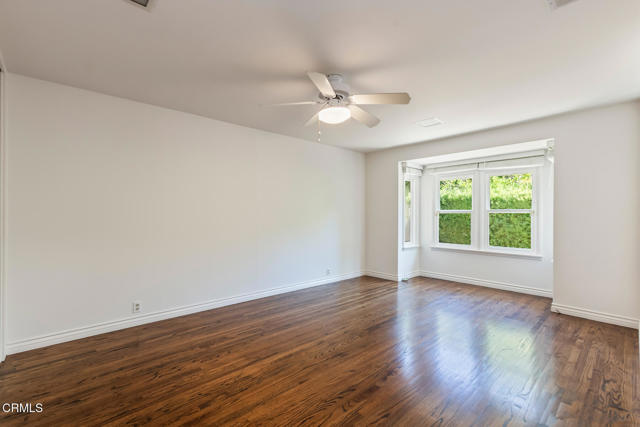 4308 Hayman Avenue, La Canada Flintridge CA: https://media.crmls.org/mediaz/72785d49-2346-493e-8e00-d902fcd27ce4.jpg