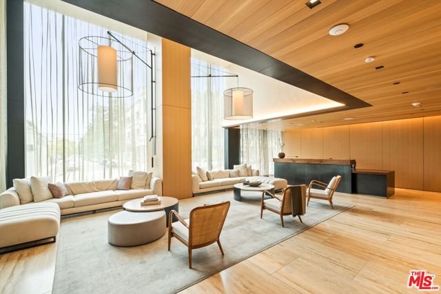 8899 Beverly Boulevard, Los Angeles CA: https://media.crmls.org/mediaz/7278b772-f68a-449f-9a3d-d4b6e8101789.jpg