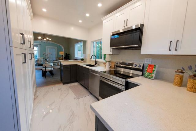 58 Monterey Boulevard, San Francisco CA: https://media.crmls.org/mediaz/727905d9-b260-43db-8cd4-33b42a868f4d.jpg