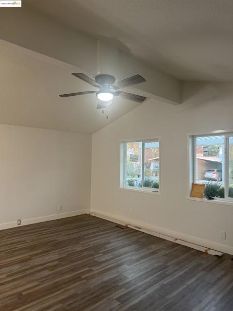 343 Alcott Ct, Bethel Island CA: https://media.crmls.org/mediaz/72798509-08b8-4993-a743-a86388a177e3.jpg