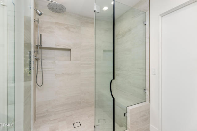 1240 Chateau Road, Pasadena CA: https://media.crmls.org/mediaz/727a2919-2988-4109-9aa3-ad4f3b234e24.jpg