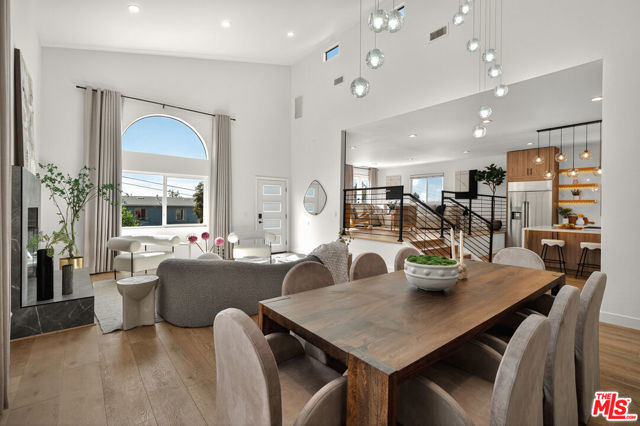 2603 Crestmoore Place, Los Angeles CA: https://media.crmls.org/mediaz/727a3d9d-0237-4859-8305-ce857e080282.jpg