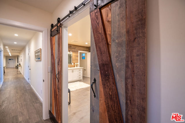 4370 Beck Avenue, Studio City CA: https://media.crmls.org/mediaz/727a8767-1cd4-46df-b379-e4fc4b71f1da.jpg