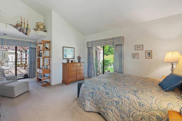 12982 Polvera Ct, San Diego CA: https://media.crmls.org/mediaz/727aa870-764f-4224-a09d-6eb98f3e9f9d.jpg