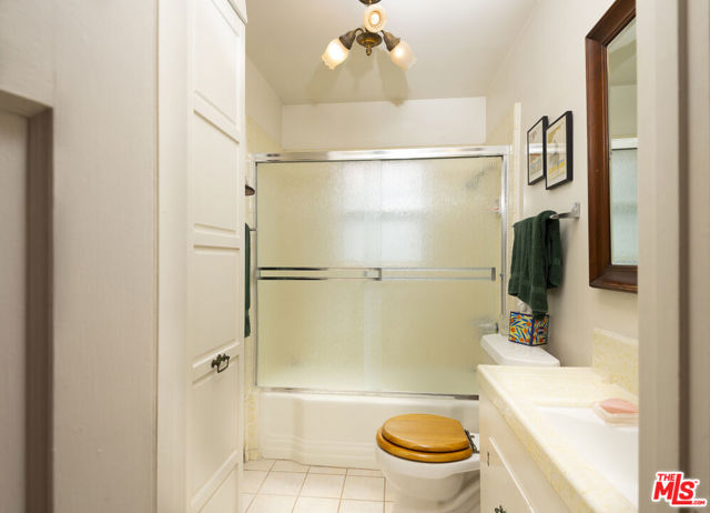 14755 Huston Street, Sherman Oaks CA: https://media.crmls.org/mediaz/727ac607-c28c-4dd6-8d7d-f18884ea0e36.jpg
