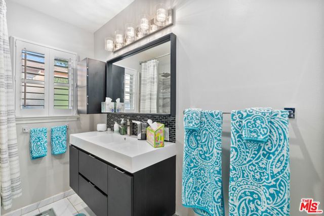 2031 W 98th Street, Los Angeles CA: https://media.crmls.org/mediaz/727b20c2-a26b-4717-8bbd-b74ad58508c9.jpg