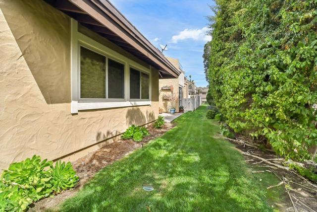 4637 Coralwood Cir, Carlsbad, California 92008, 2 Bedrooms Bedrooms, ,2 BathroomsBathrooms,Townhouse,For Sale,Coralwood Cir,250020235SD