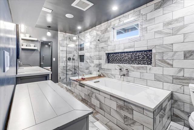 570 Casanova Avenue, Monterey CA: https://media.crmls.org/mediaz/727c1af7-e37d-4fb1-bb55-4c8c205be293.jpg