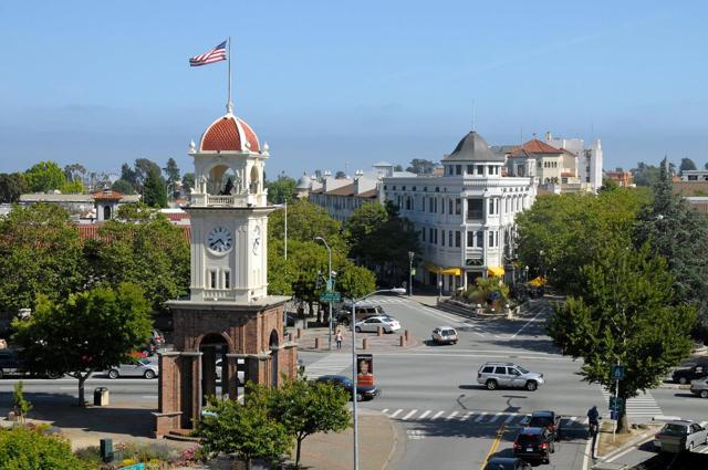 232 Union Street, Santa Cruz CA: https://media.crmls.org/mediaz/727c3264-b7af-4e85-8458-78052cf74a66.jpg