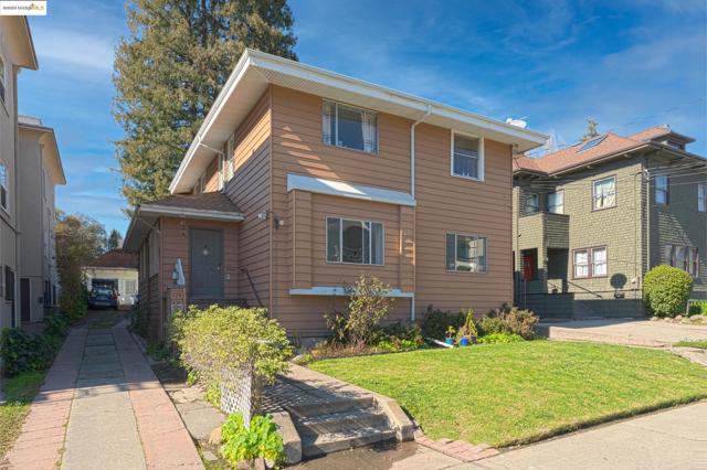 429 Euclid Ave, Oakland CA: https://media.crmls.org/mediaz/727c615d-734a-4b09-97b8-a162f1d2c1ef.jpg