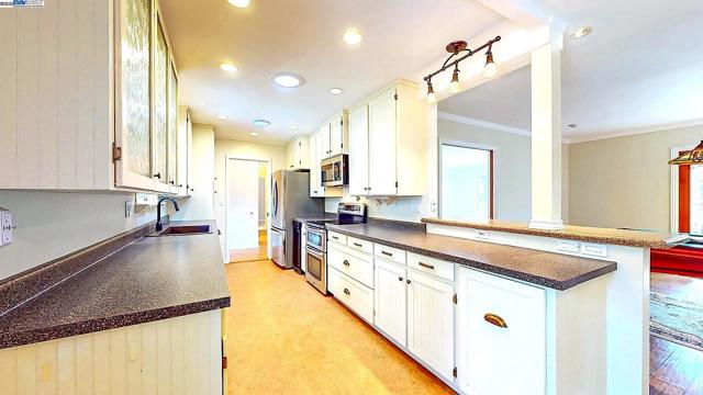 23357 Middle Camp Rd, Twain Harte CA: https://media.crmls.org/mediaz/727c6dc2-9037-4b5b-9123-f203d0ecf6dc.jpg