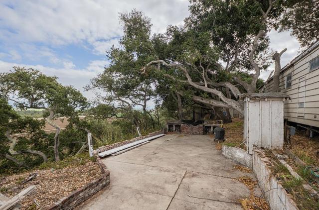 905 W Blanco Road, Salinas CA: https://media.crmls.org/mediaz/727d2cc8-e67e-460b-9857-42990a92dece.jpg