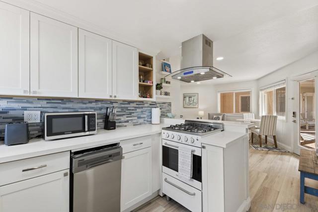 803 S Pacific St, Oceanside CA: https://media.crmls.org/mediaz/727ea4d4-1a37-4f23-b12b-b32ce7829073.jpg