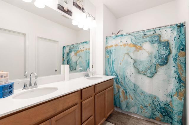 2066 Greenbriar Drive, Los Banos CA: https://media.crmls.org/mediaz/727f54b4-3955-4790-882b-9ae3372461b2.jpg