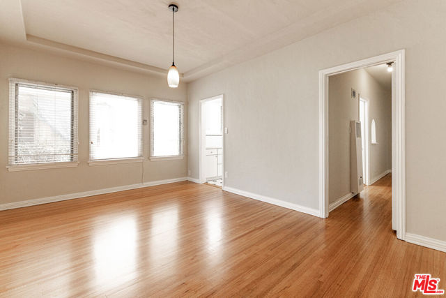 6101 Alcott Street, Los Angeles CA: https://media.crmls.org/mediaz/72804372-6265-4260-a7cd-1d5b260ed51f.jpg