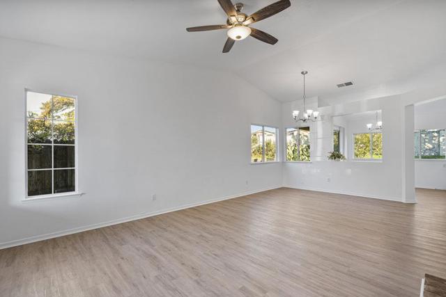 2199 Raleigh Circle, Hollister CA: https://media.crmls.org/mediaz/72808c06-bc8d-4e44-94fc-4bb8bbd7ea33.jpg