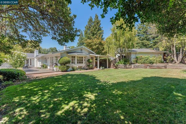 645 Los Palos Dr, Lafayette CA: https://media.crmls.org/mediaz/7280f5a6-4733-483f-9f92-82ae7c277a0f.jpg