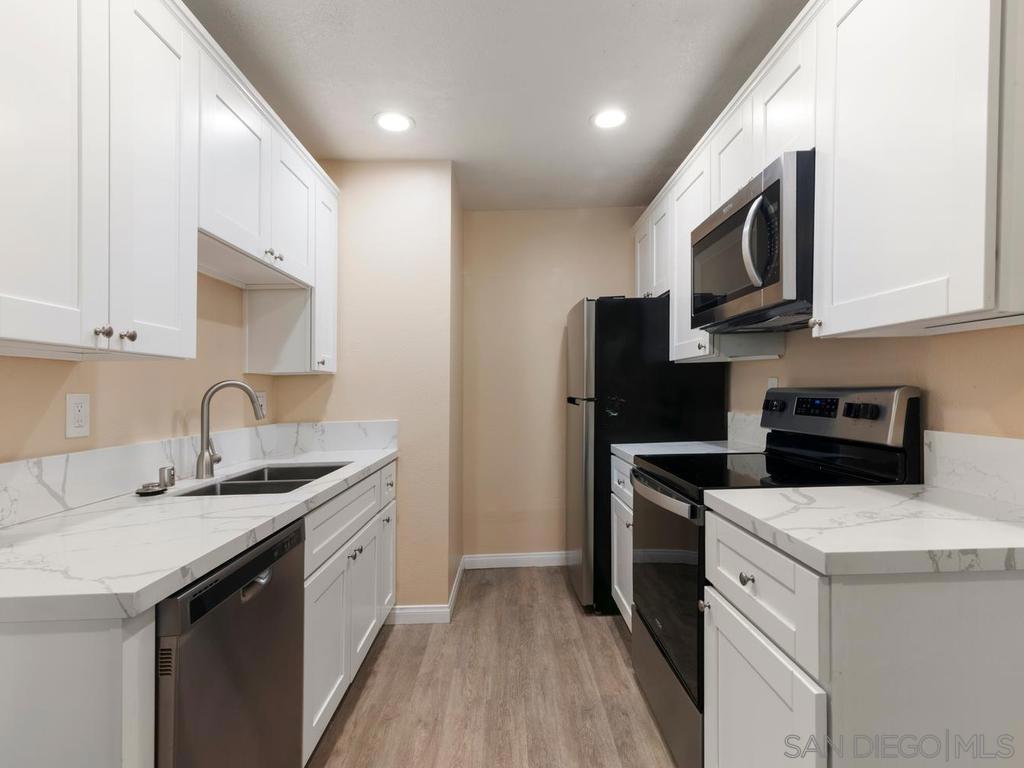 2094 Grand Ave - photo 6