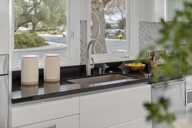 Image 12 of 73 For 829 Talisman Drive