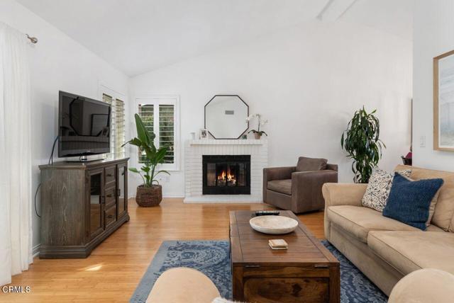 6036 Gitana Avenue, Camarillo CA: https://media.crmls.org/mediaz/7281c3c0-468b-42a6-924b-f5de23f535a1.jpg