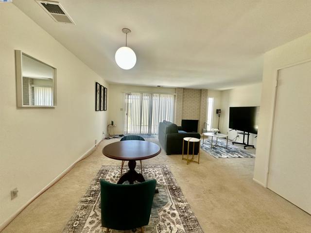 3521 Oleander, Alameda CA: https://media.crmls.org/mediaz/7281fa95-ed04-4ebc-9152-9c5f46e6c06e.jpg