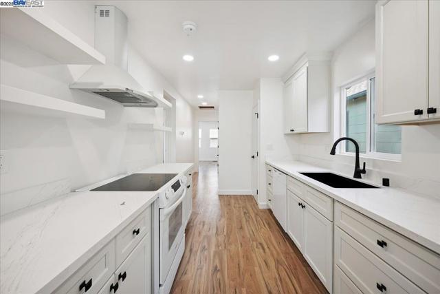 917 Channing Way, Berkeley CA: https://media.crmls.org/mediaz/7281ffa7-661e-4510-a224-b5fe6916f33a.jpg
