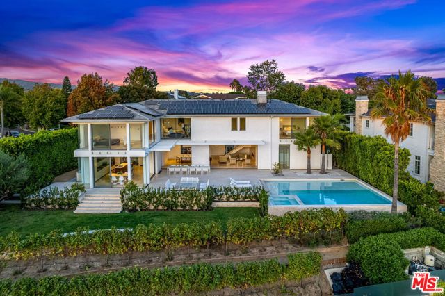 623 Alma Real Drive, Pacific Palisades CA: https://media.crmls.org/mediaz/72828c3a-1ba9-4fc1-b368-0ea4f79e5850.jpg