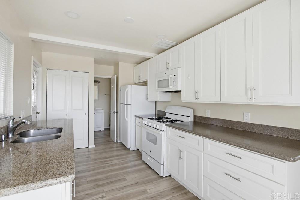 4220 Poplar Street - photo 13