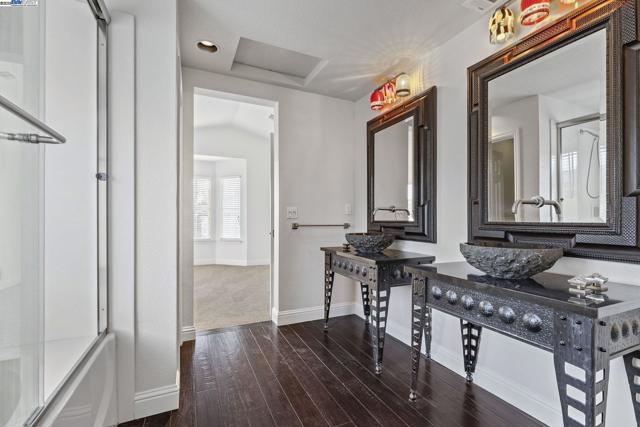 143 Shelterwood Ln, Danville CA: https://media.crmls.org/mediaz/728336d9-5841-4429-a23f-f459db23d1cc.jpg