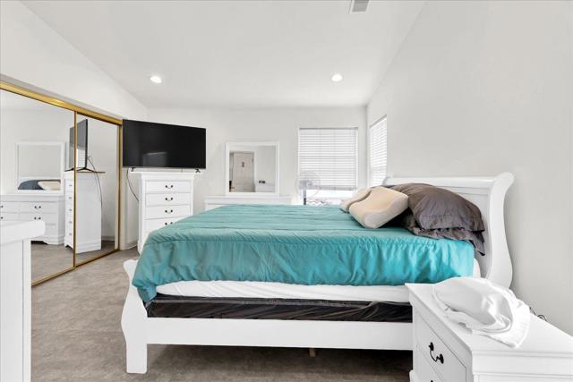 493 Churchill Way, Salinas CA: https://media.crmls.org/mediaz/72842181-8dde-48a1-aec5-9de384848a6a.jpg
