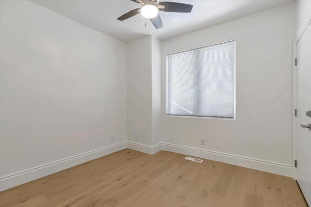 3074 Malcolm Avenue, Oakland CA: https://media.crmls.org/mediaz/7284696d-8fa2-4249-bbe1-a2cedbe006ca.jpg