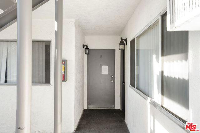 14805 Erwin Street, Van Nuys CA: https://media.crmls.org/mediaz/7284e9be-ca9e-4367-a82b-0bb7a9d3e802.jpg