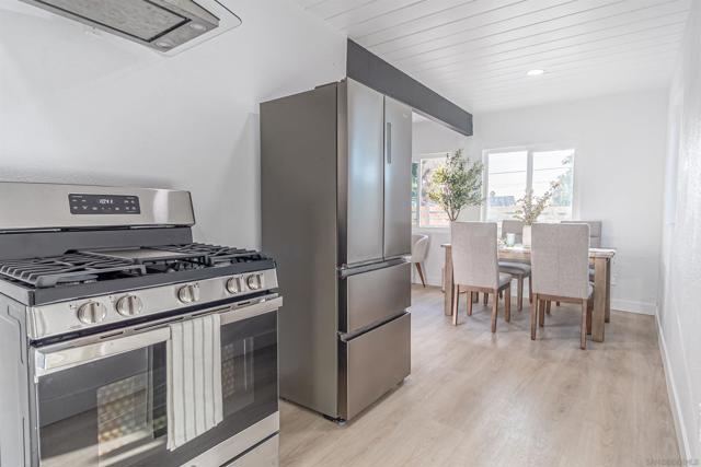 2813 15 46Th St, San Diego CA: https://media.crmls.org/mediaz/7285471b-9120-431a-9de0-800b8c9a1220.jpg