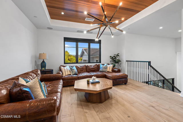 2111 High Knoll Circle, Thousand Oaks CA: https://media.crmls.org/mediaz/72857222-b530-4f33-952b-c63c1340e9d8.jpg