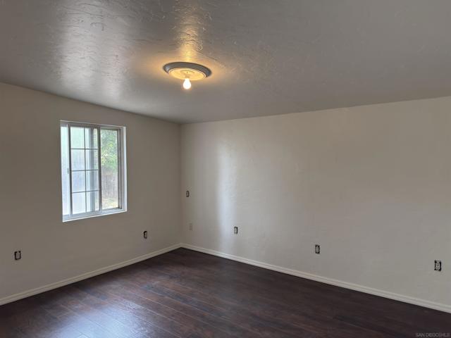 228 E 15th Ave, Escondido CA: https://media.crmls.org/mediaz/7285b88e-8e88-4a74-9893-26f16287fb94.jpg