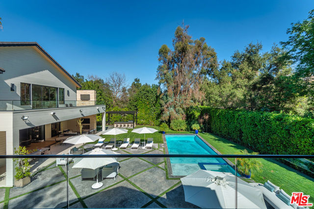 16144 HIGH VALLEY Place, Encino CA: https://media.crmls.org/mediaz/7285e3d5-5233-484b-819d-748da8429272.jpg