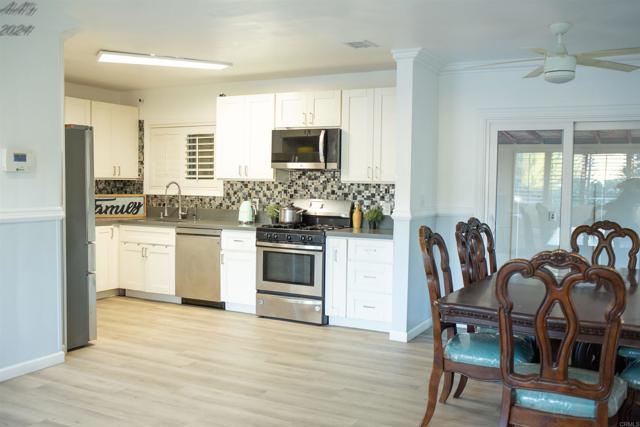 Detail Gallery Image 6 of 18 For 3422 Trophy, La Mesa,  CA 91941 - 3 Beds | 1 Baths